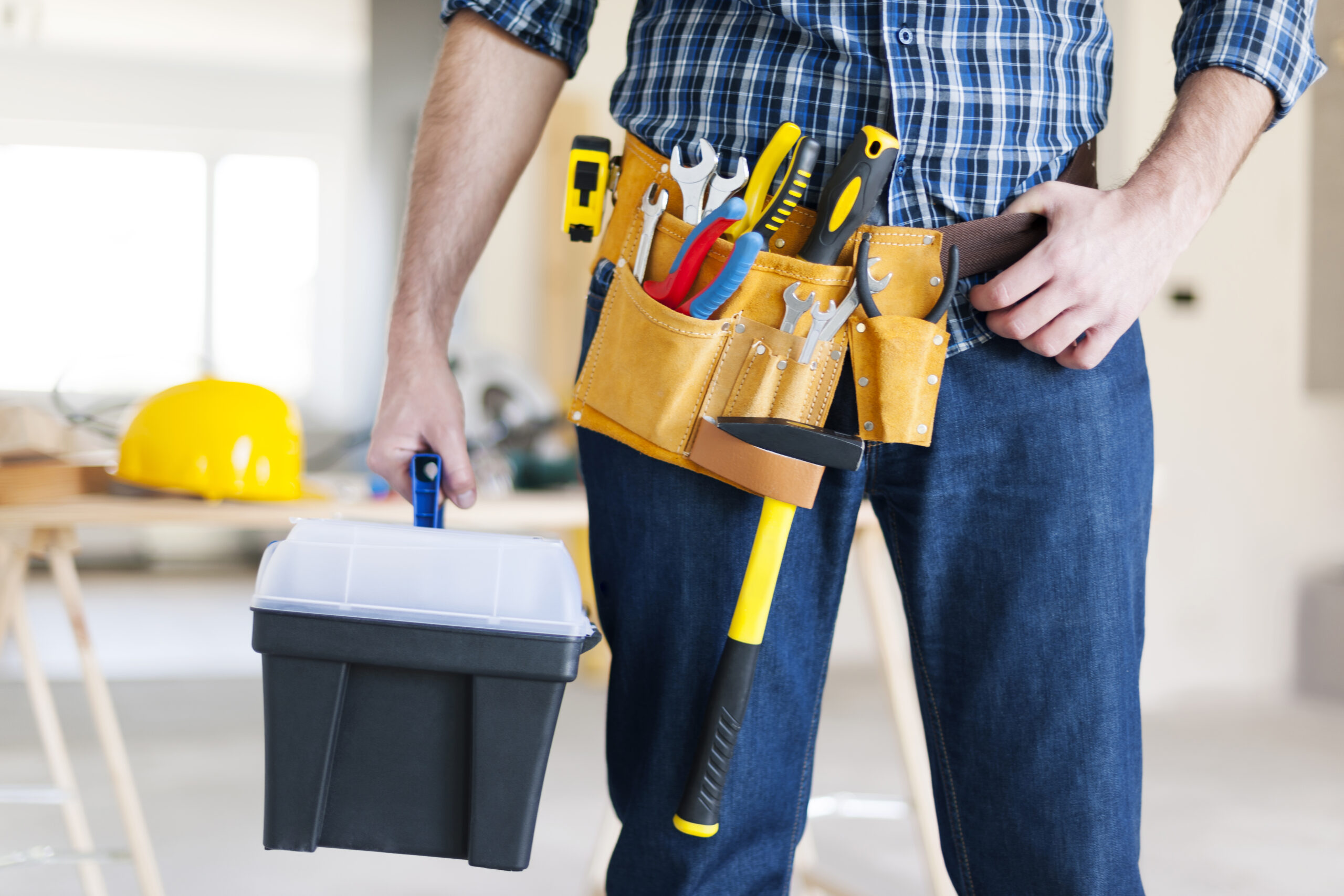 Servicios part of male construction worker